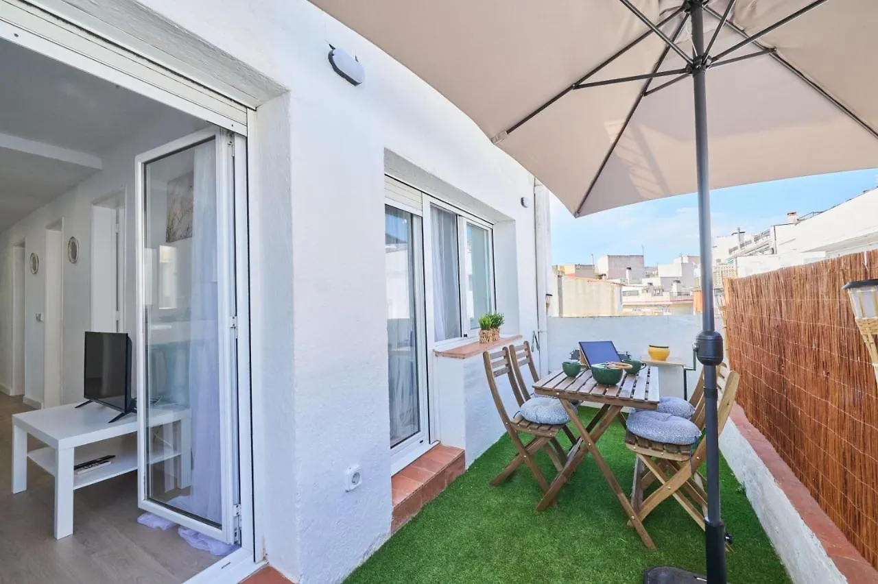 Lovely 2 Bedroom Apartment With Terrace 布拉内斯 0*,  西班牙